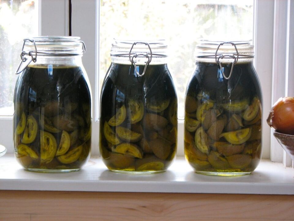 Walnut colored and kerosene for papilloma treatment